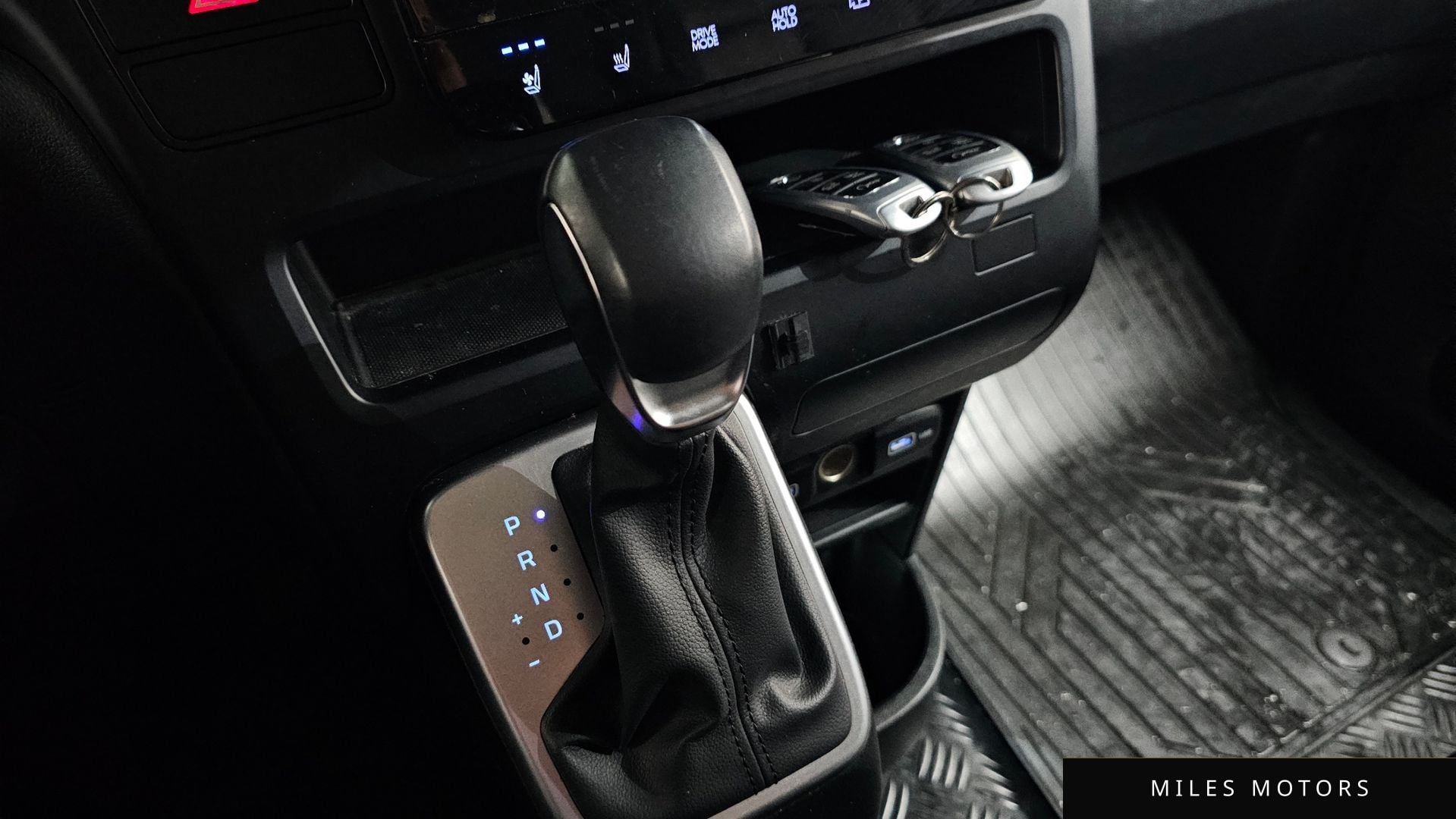 Hyundai Staria 2023 — миниатюра 9