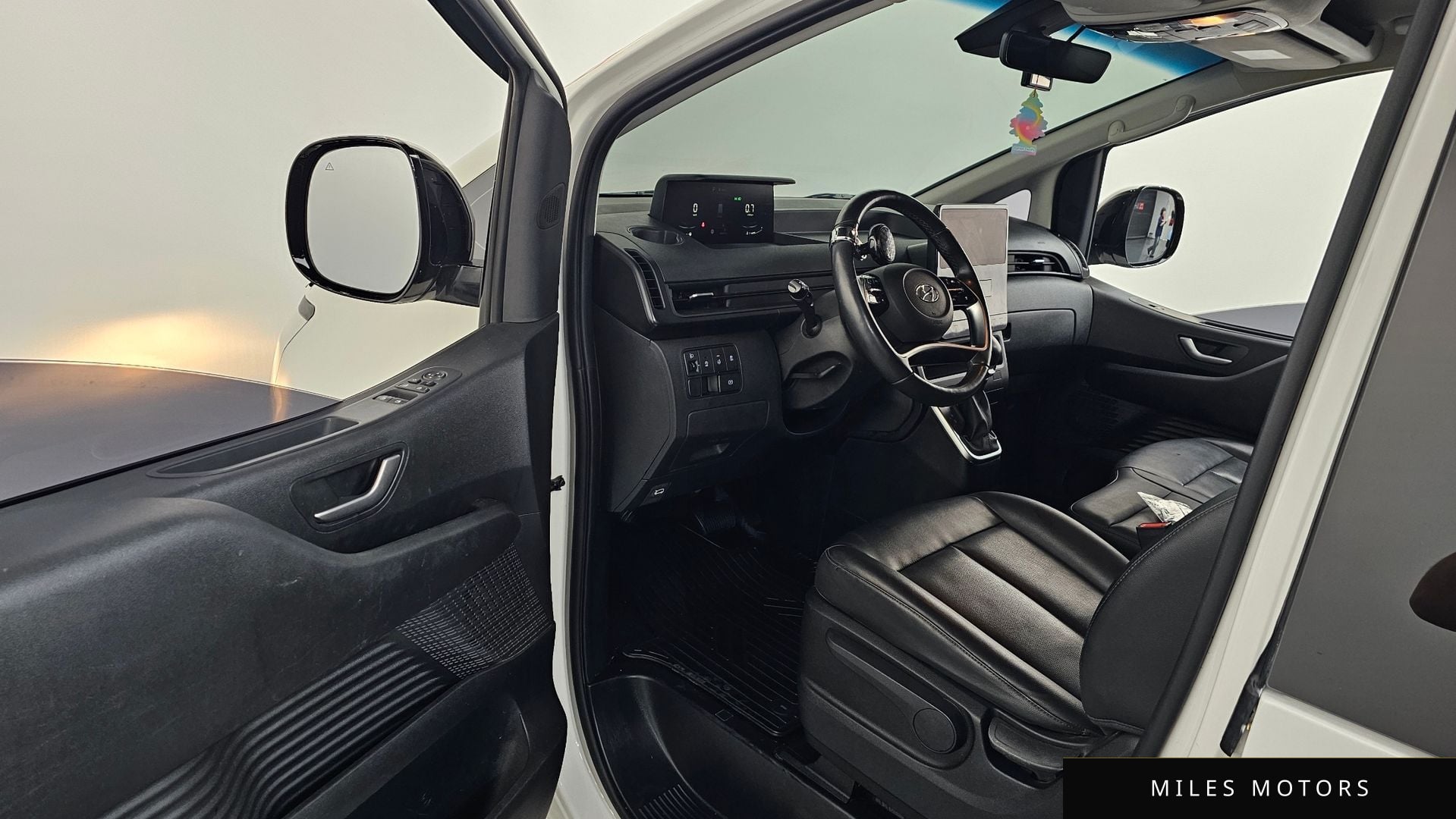 Hyundai Staria 2023 — миниатюра 10