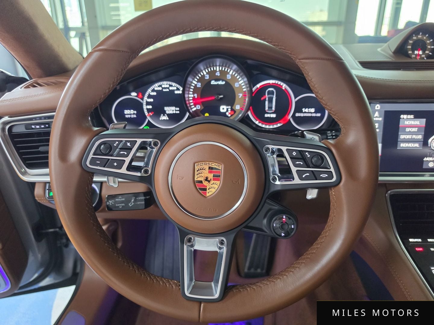 Porsche Panamera 2019 — миниатюра 10