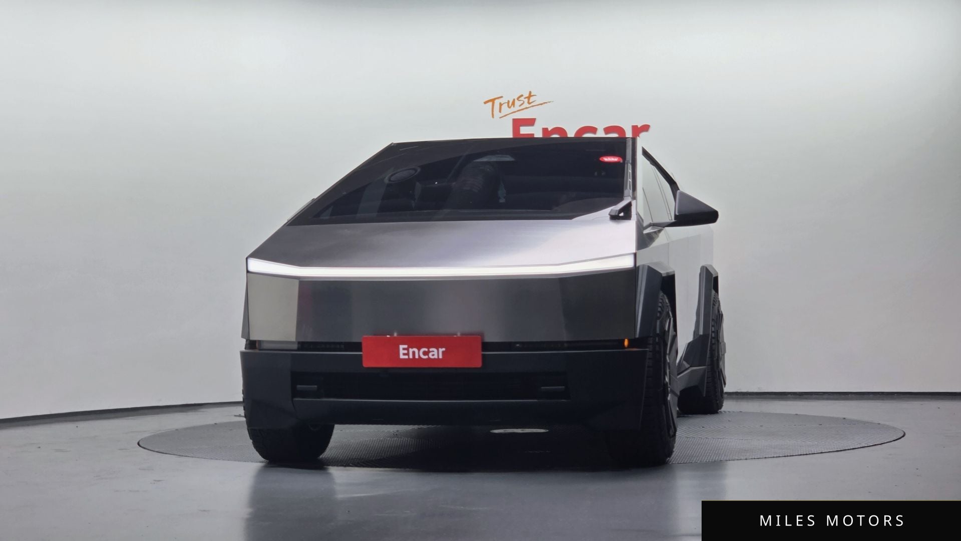 Tesla Cybertruck 2025 — миниатюра 3