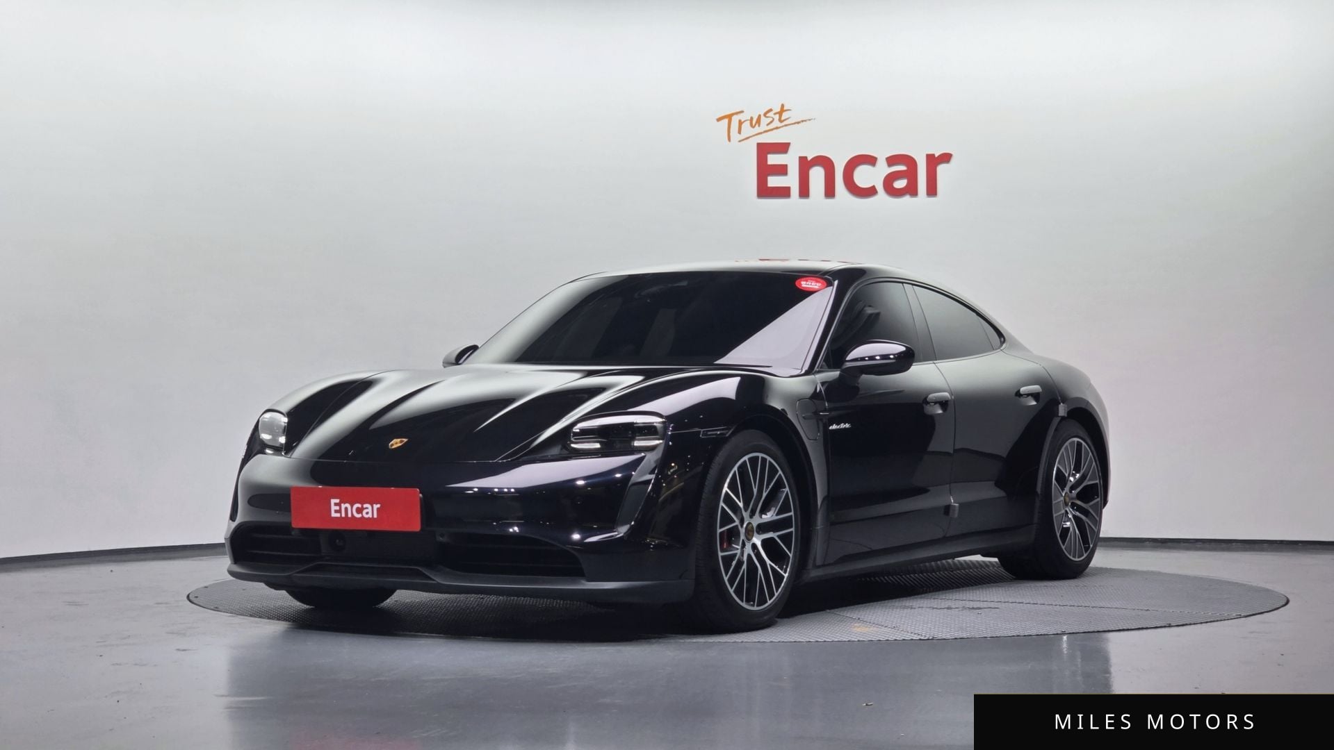 Porsche Taycan 2022 — фото 1 из 12