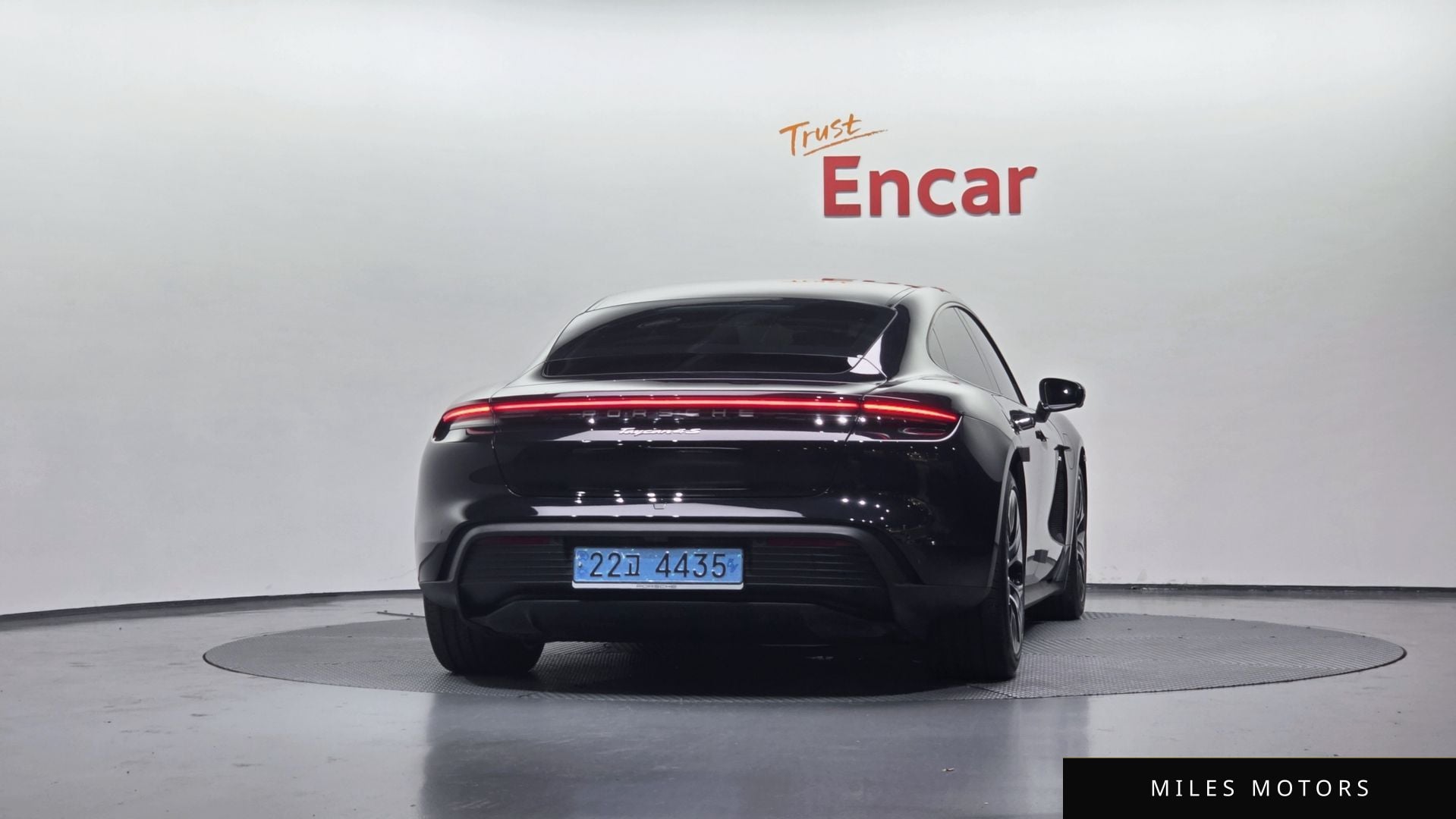 Porsche Taycan 2022 — миниатюра 4