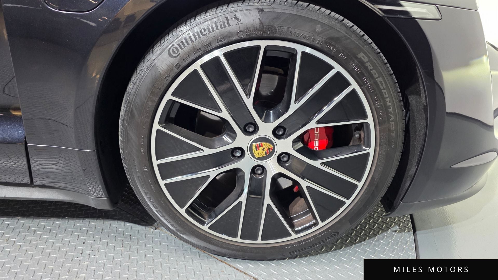 Porsche Taycan 2022 — миниатюра 5
