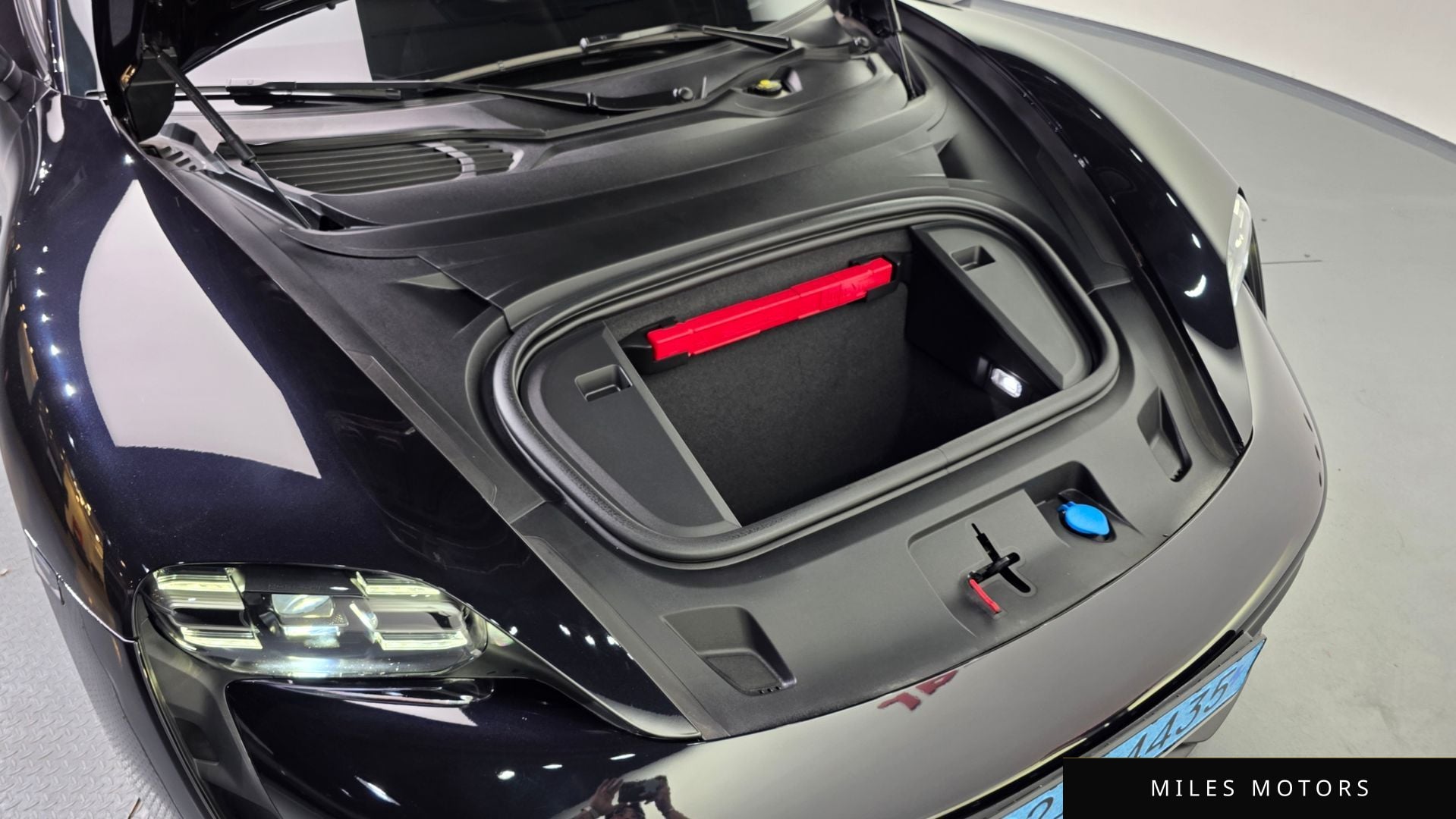Porsche Taycan 2022 — миниатюра 6