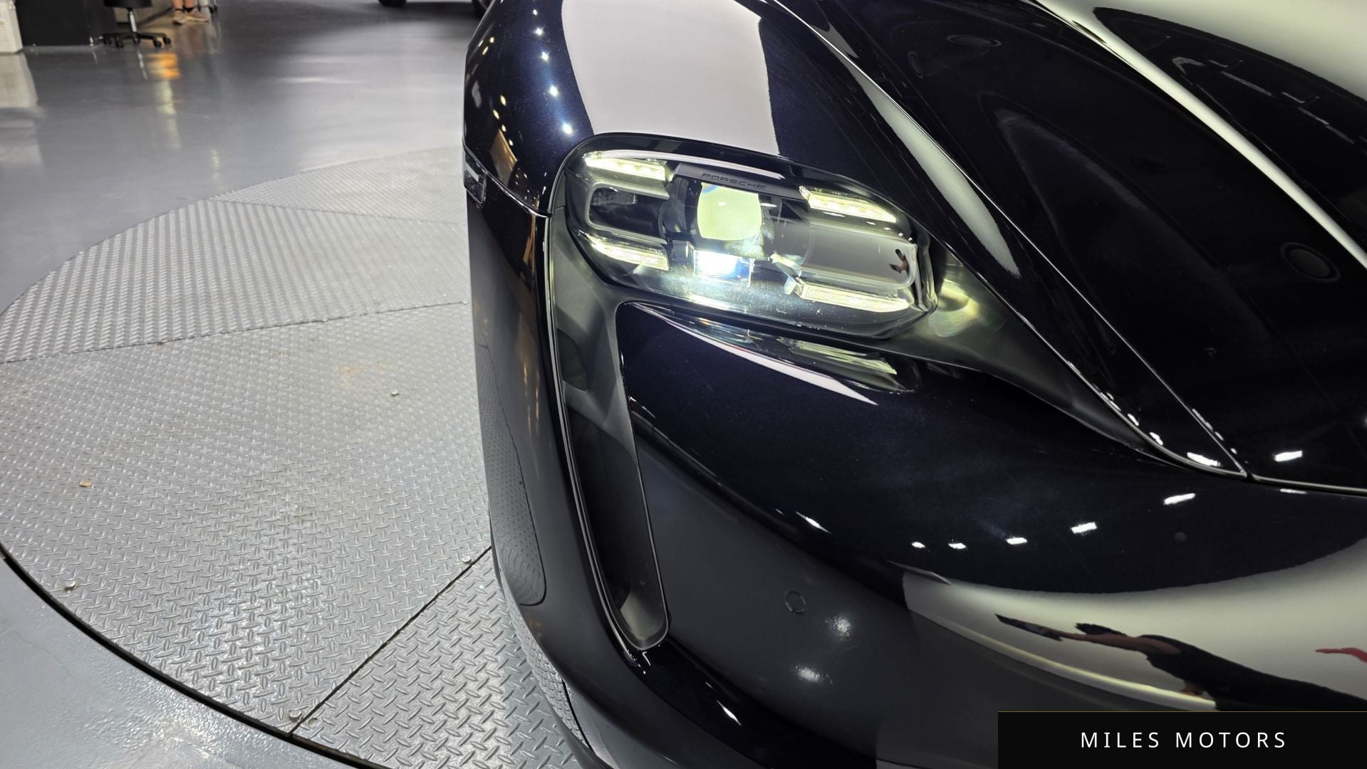 Porsche Taycan 2022 — миниатюра 8