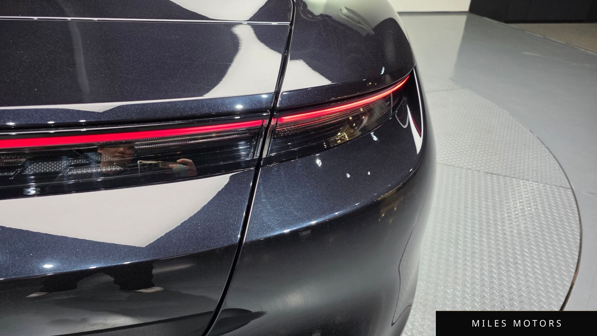 Porsche Taycan 2022 — миниатюра 9