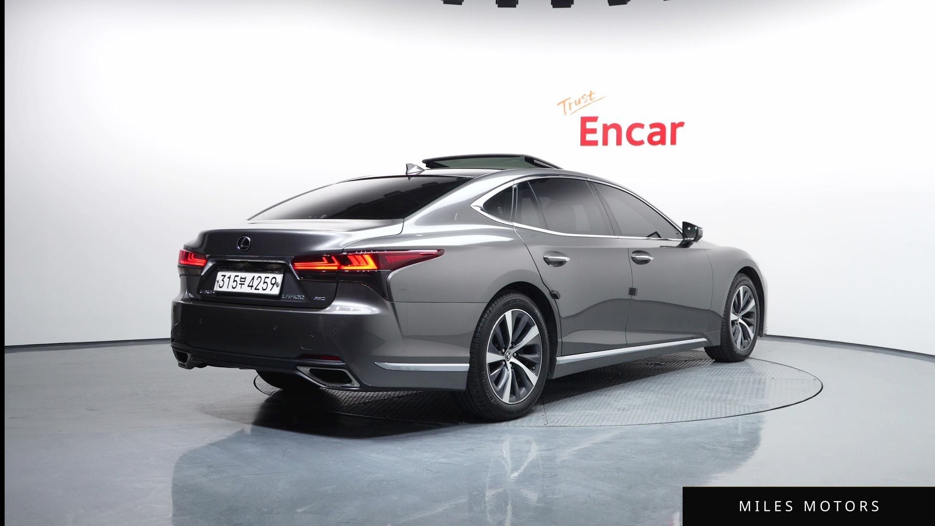 Лексус LS500 2022 — миниатюра 2