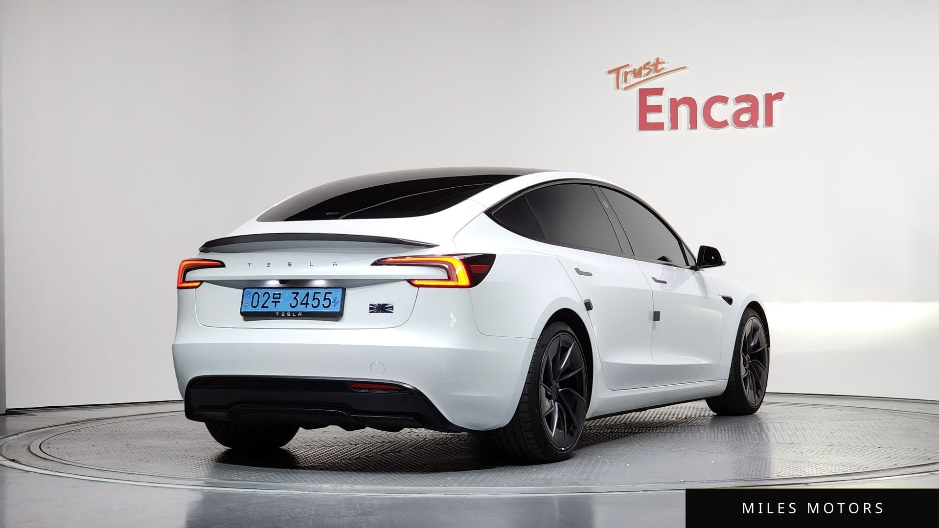 Tesla Model 3 2024 — миниатюра 2