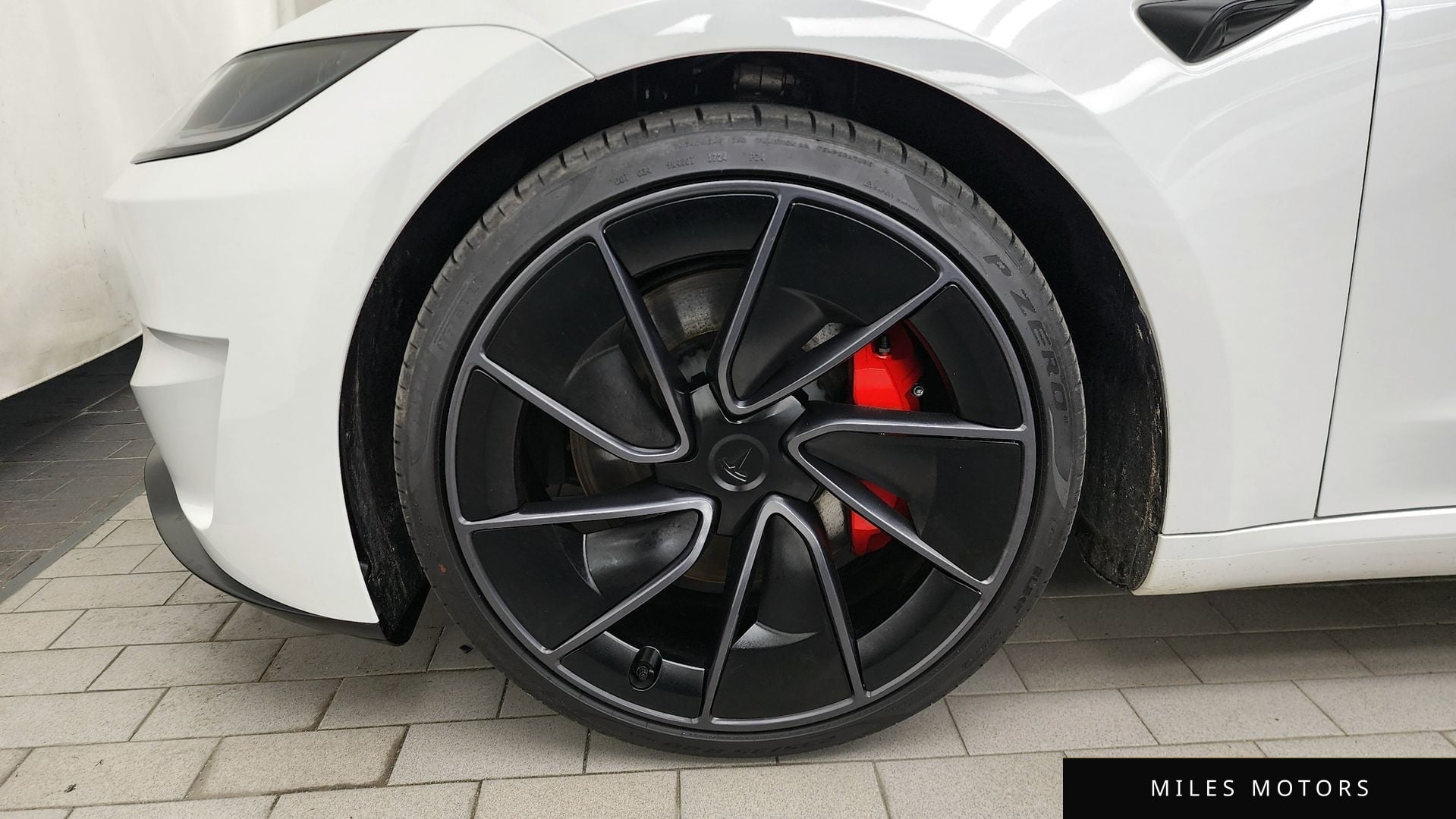 Tesla Model 3 2024 — миниатюра 5