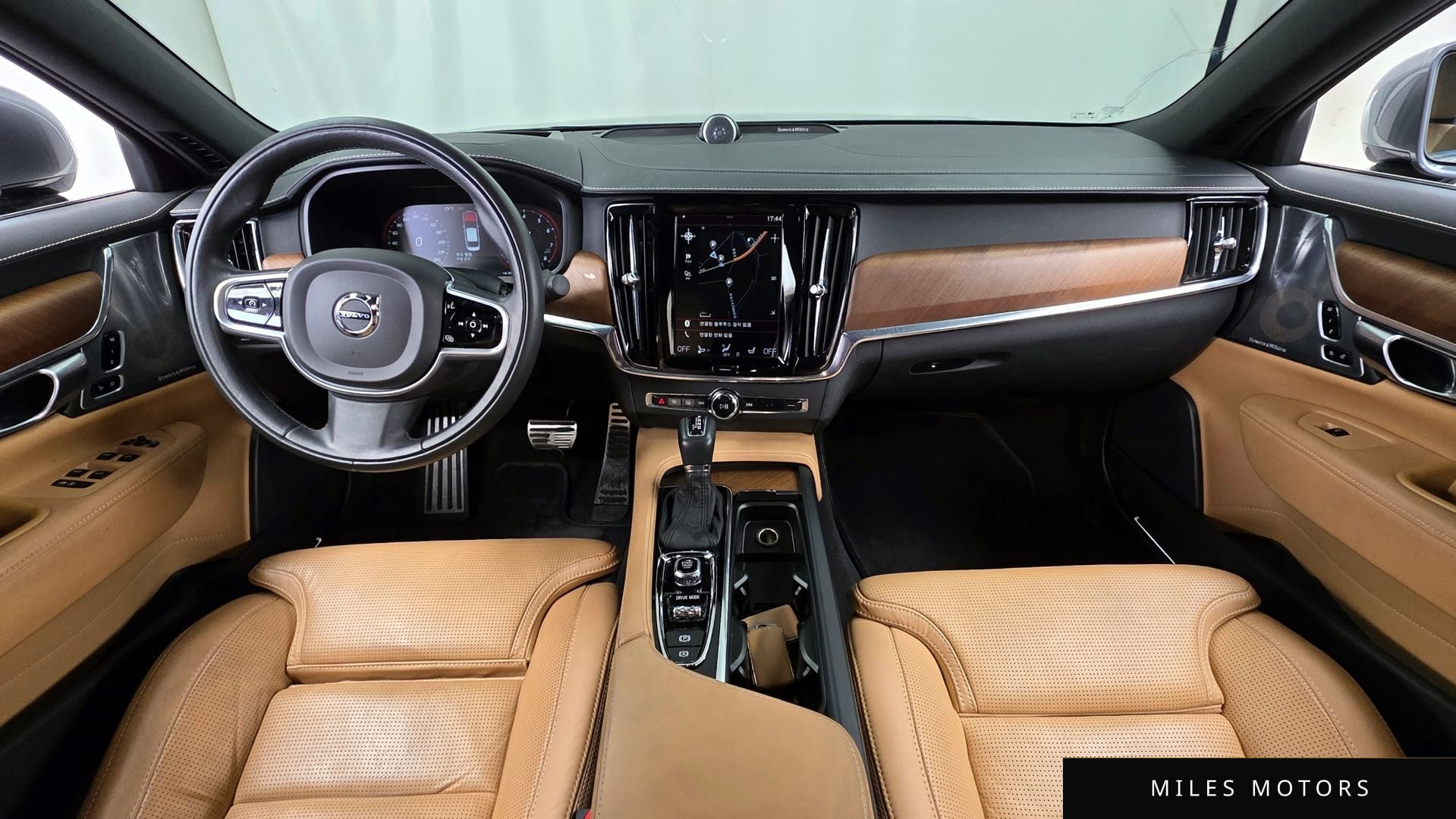 Volvo S90 2018 — миниатюра 10