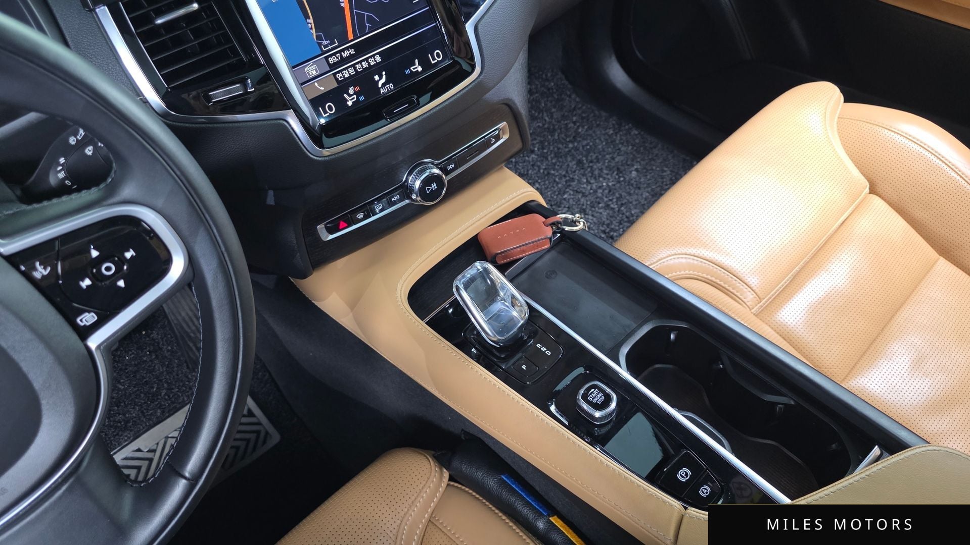Volvo XC90 2022 — миниатюра 9
