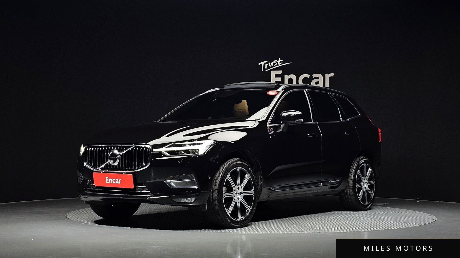 Volvo XC60 2019 — фото 1 из 12