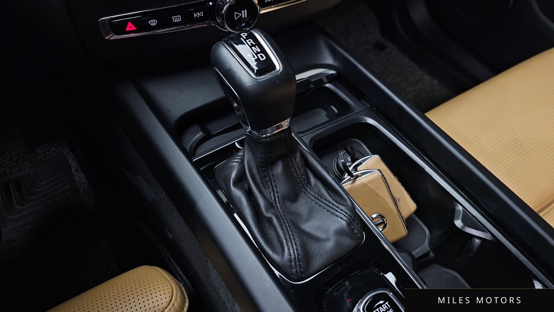 Volvo XC60 2019 — миниатюра 12