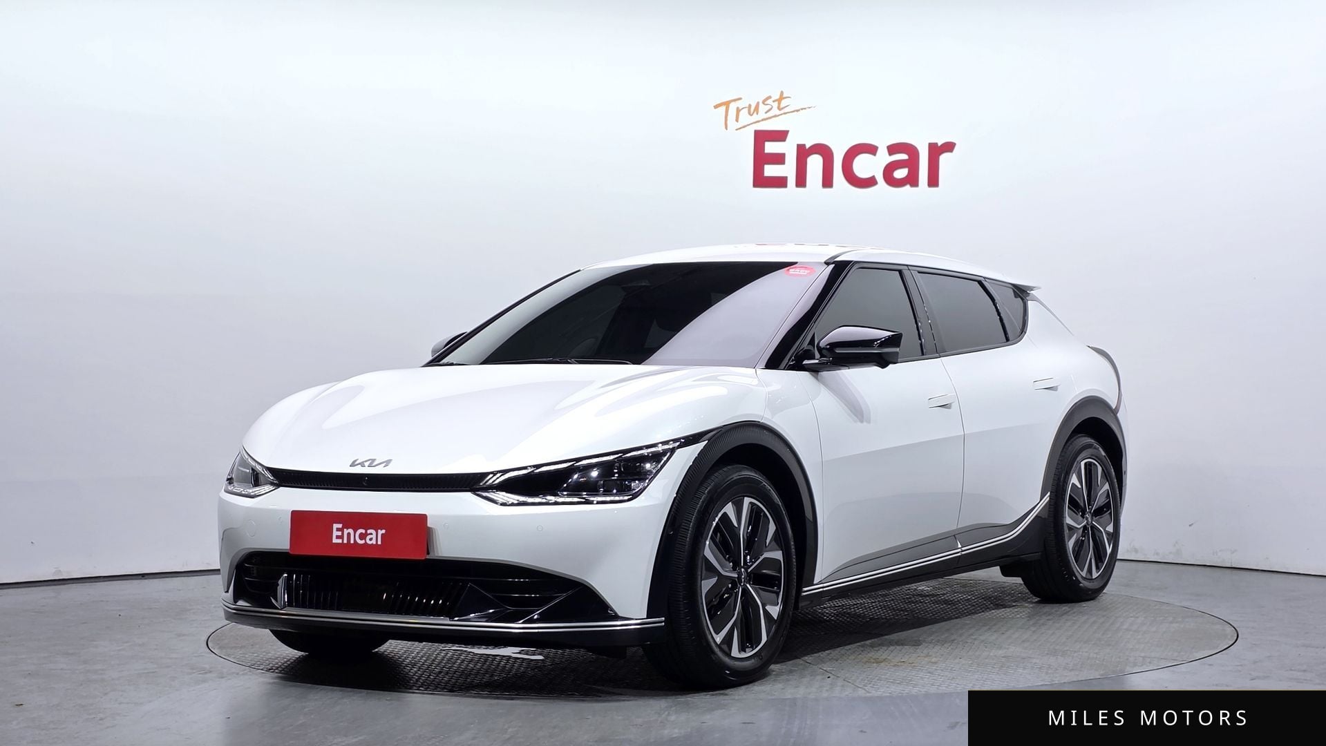 Kia EV6 2023 — фото 1 из 12