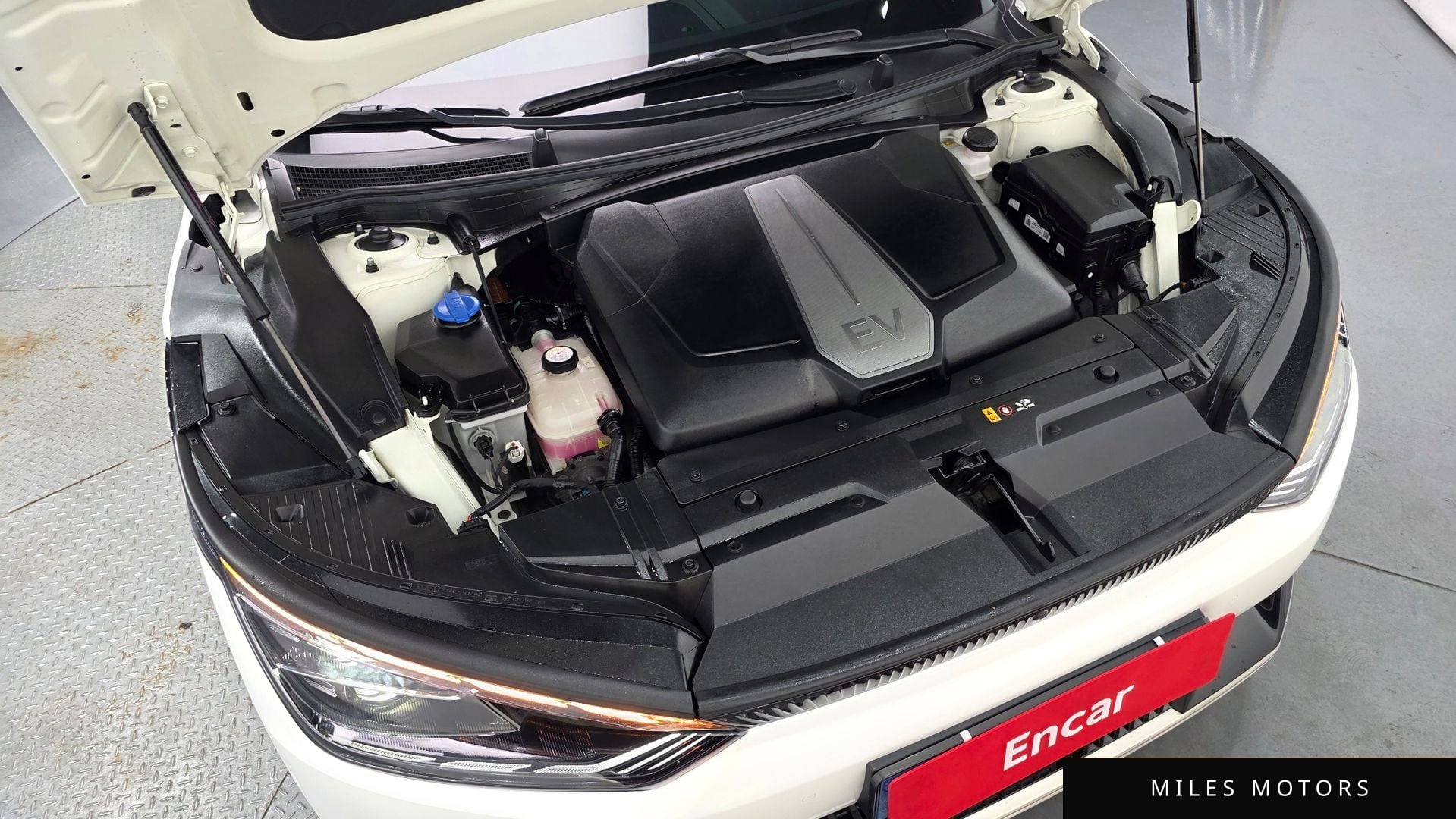 Kia EV6 2023 — миниатюра 6
