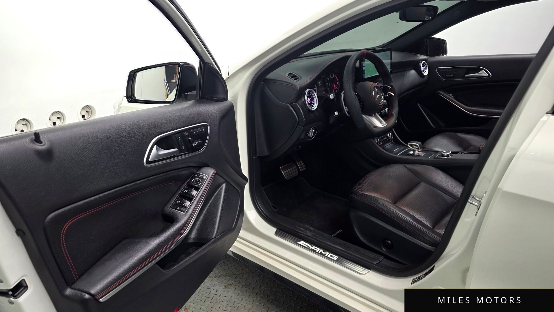 Mercedes-Benz A-Class W176 2015 — миниатюра 12