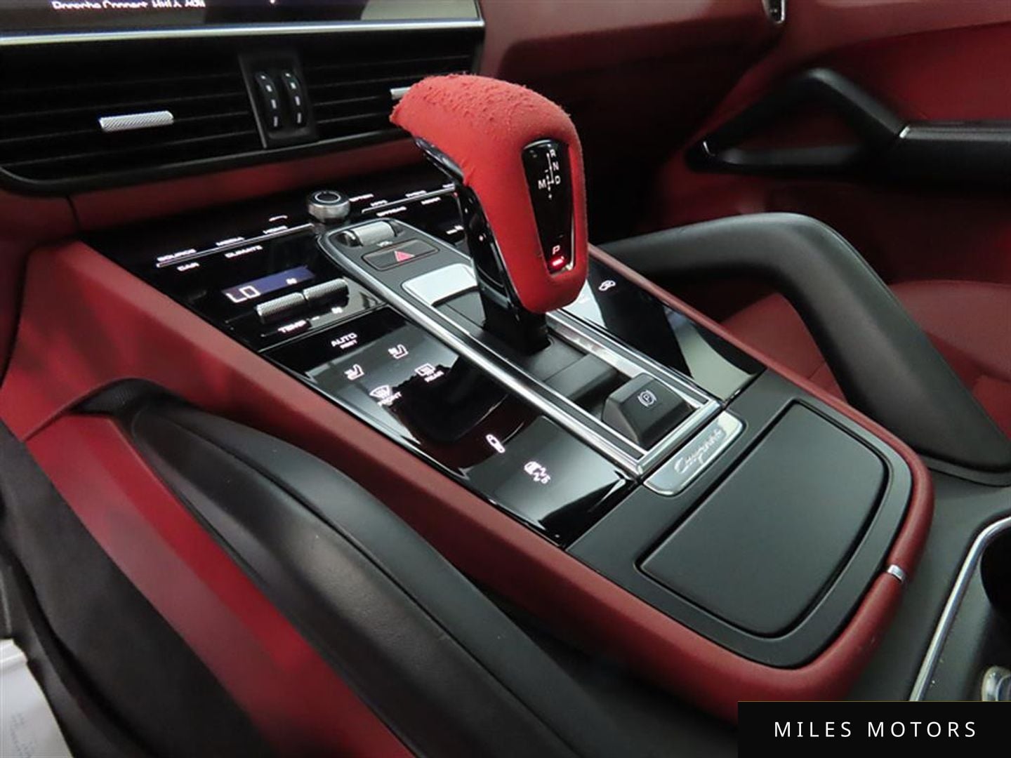 Porsche Cayenne 2021 — миниатюра 9