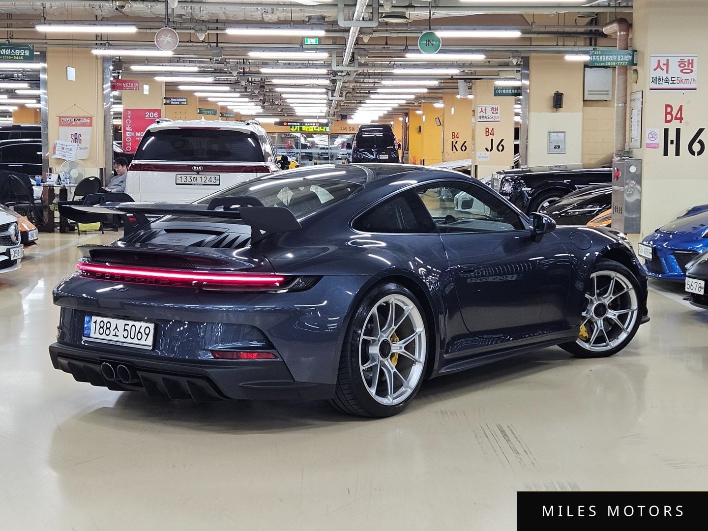 Porsche 911 (992) 2022 — миниатюра 2