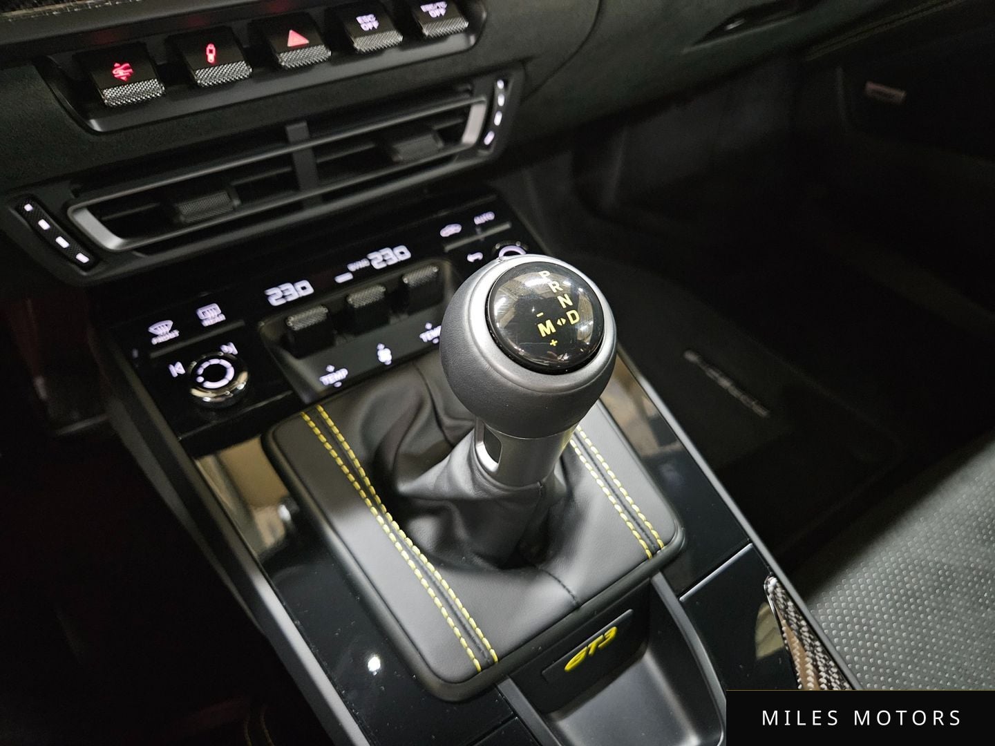 Porsche 911 (992) 2022 — миниатюра 8