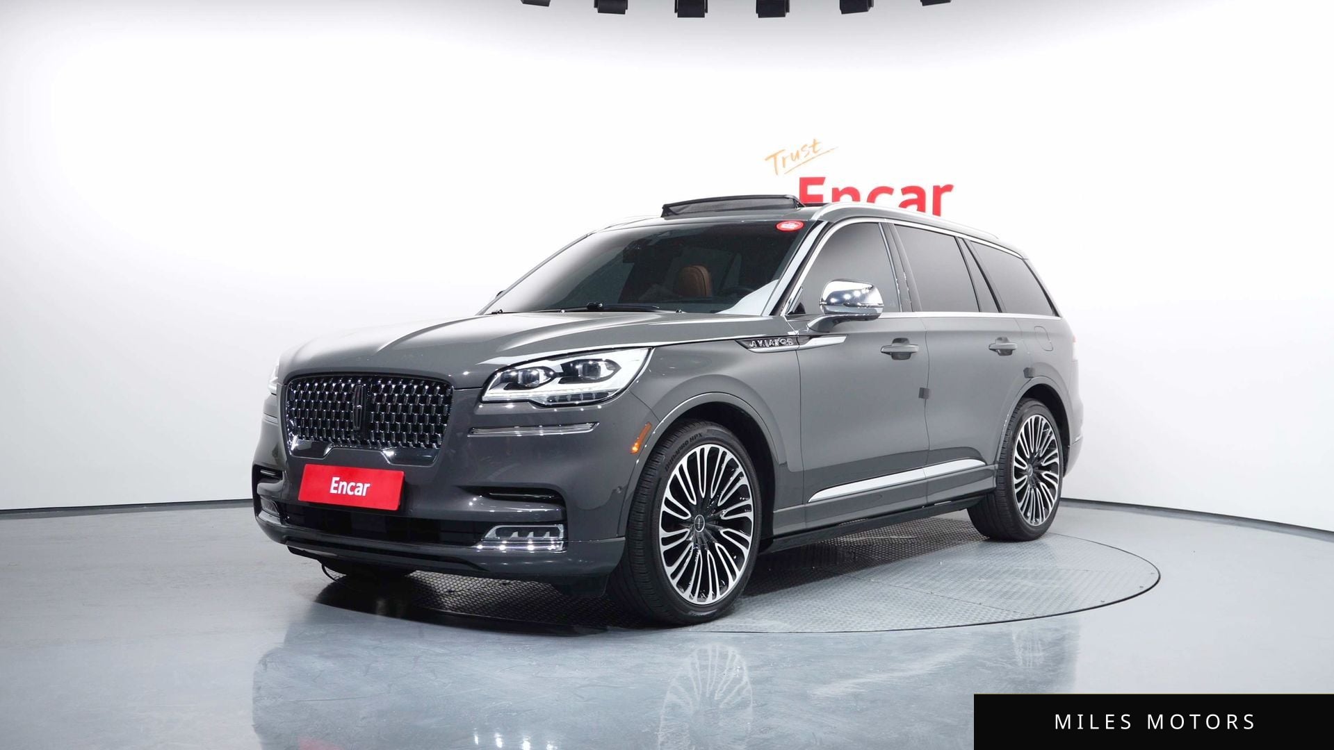 Lincoln Aviator 2021 — фото 1 из 12
