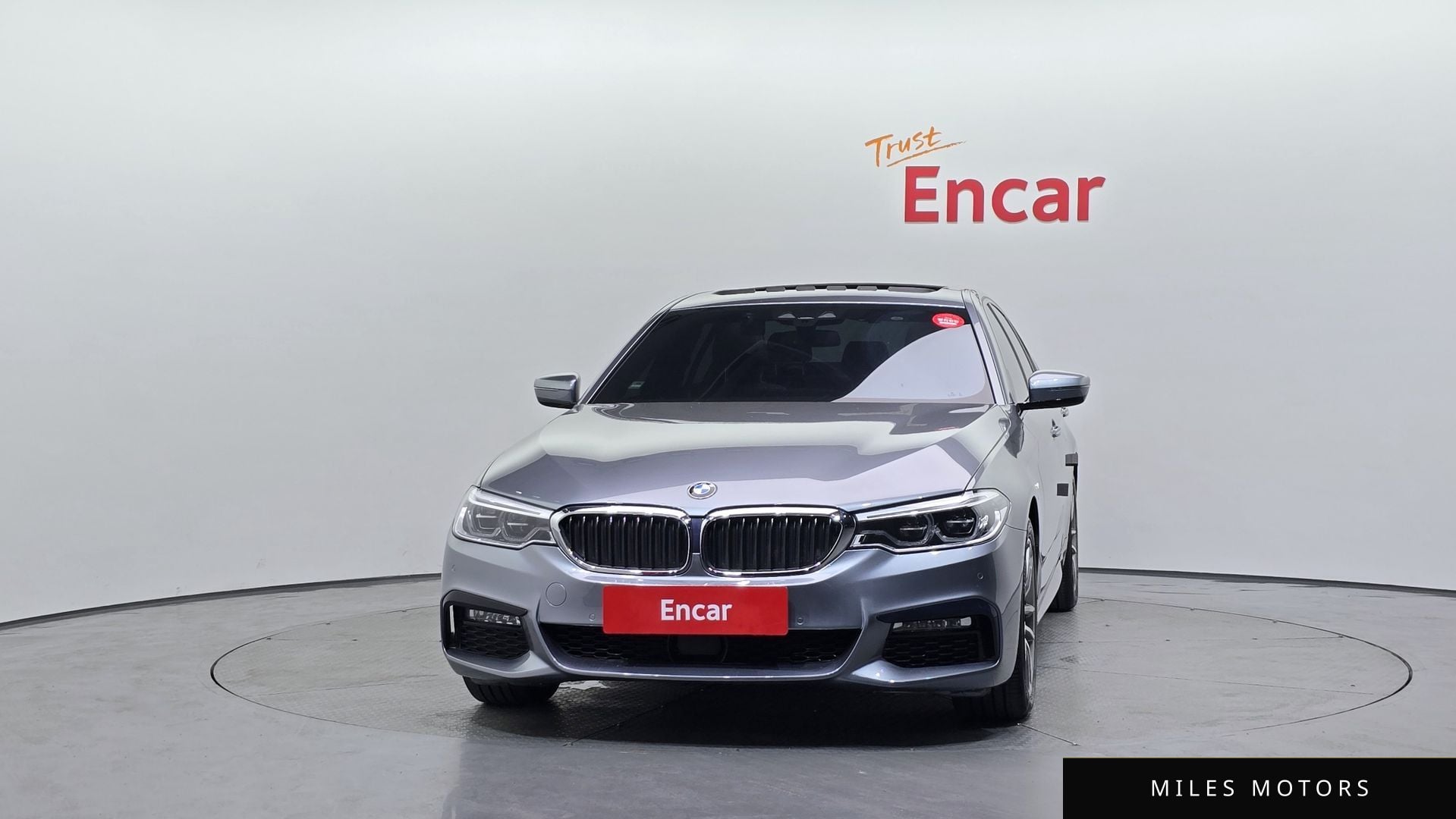 BMW 5 Series (G30) 2017 — миниатюра 3