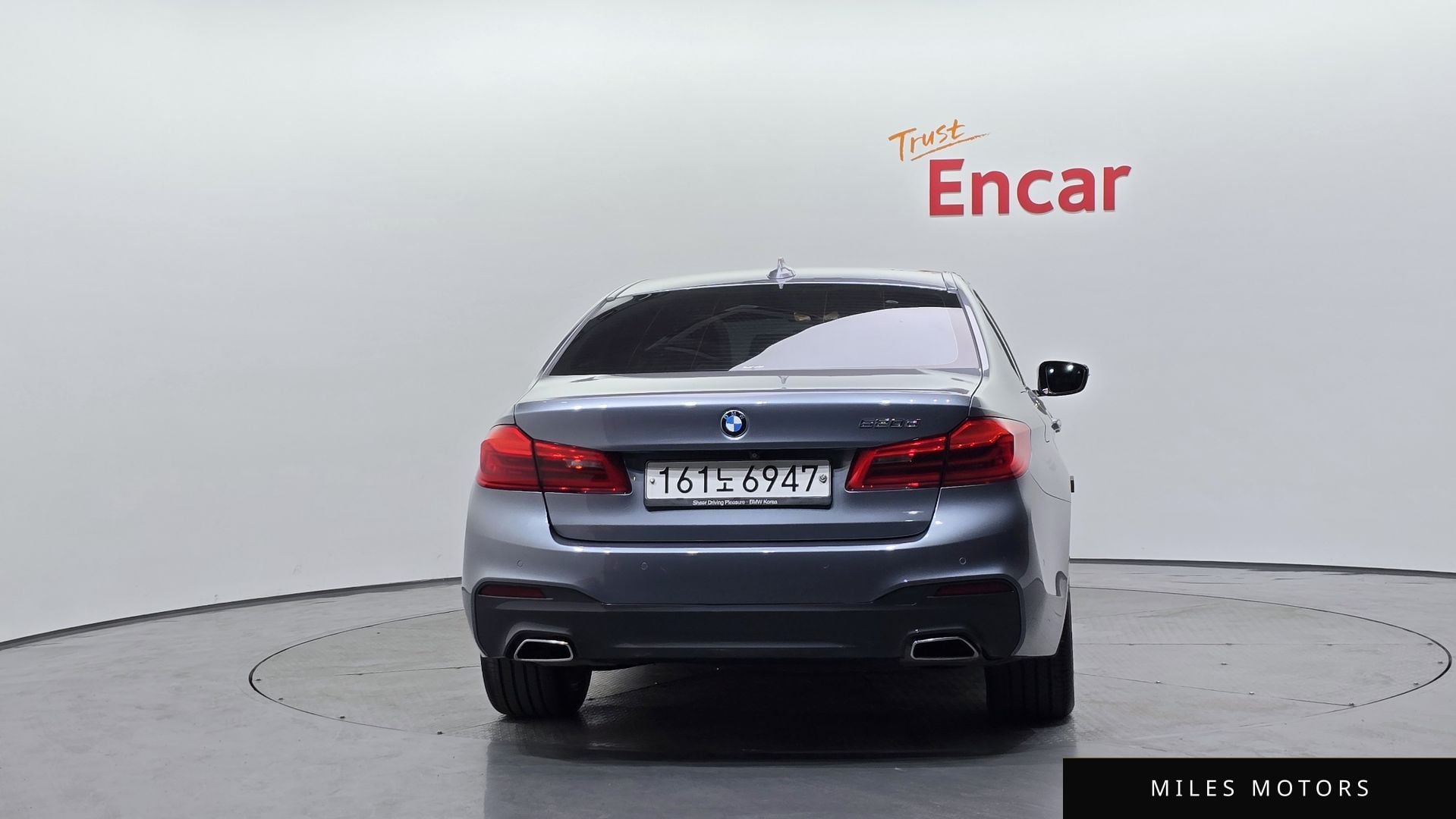 BMW 5 Series (G30) 2017 — миниатюра 4
