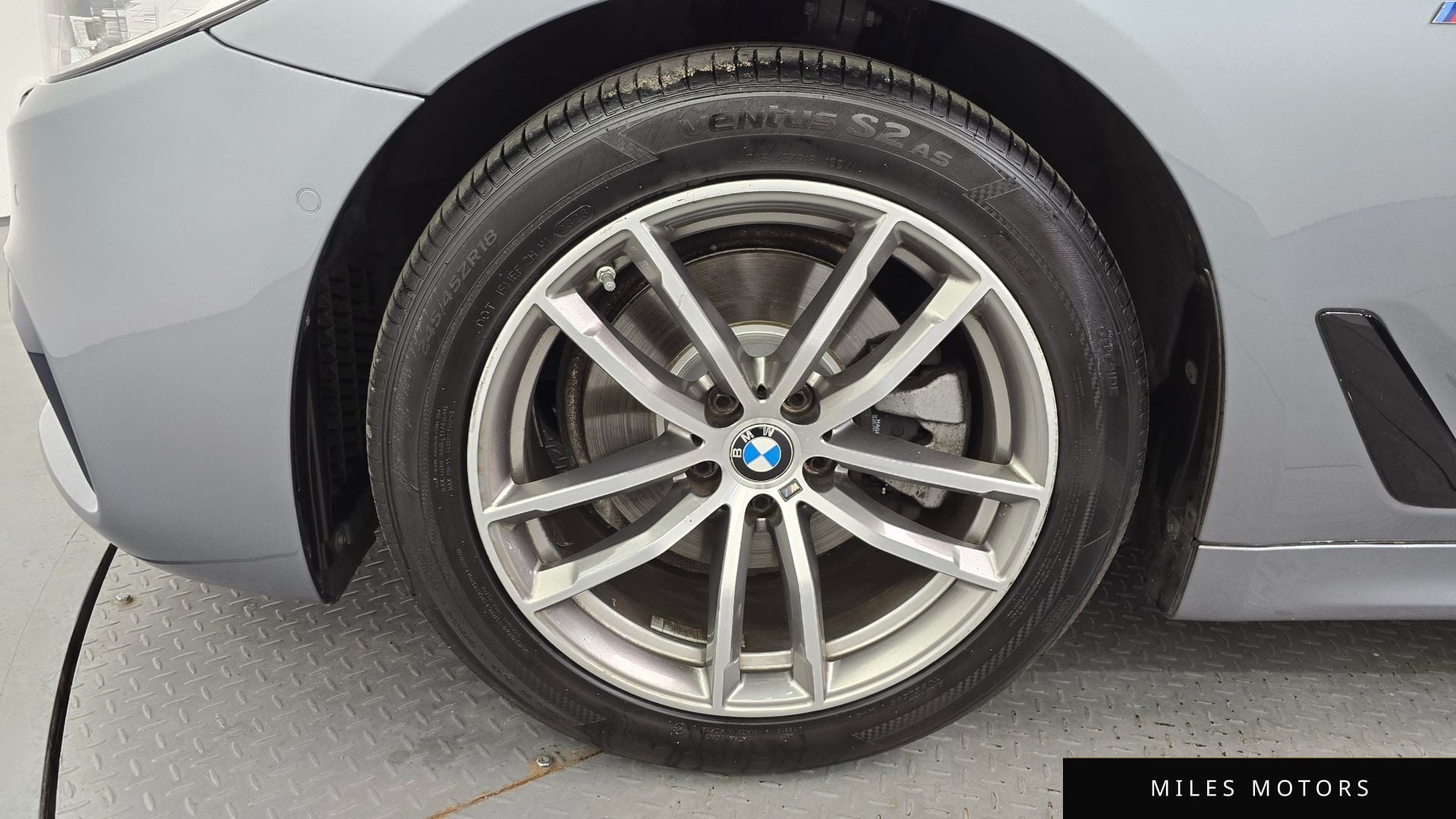 BMW 5 Series (G30) 2017 — миниатюра 5