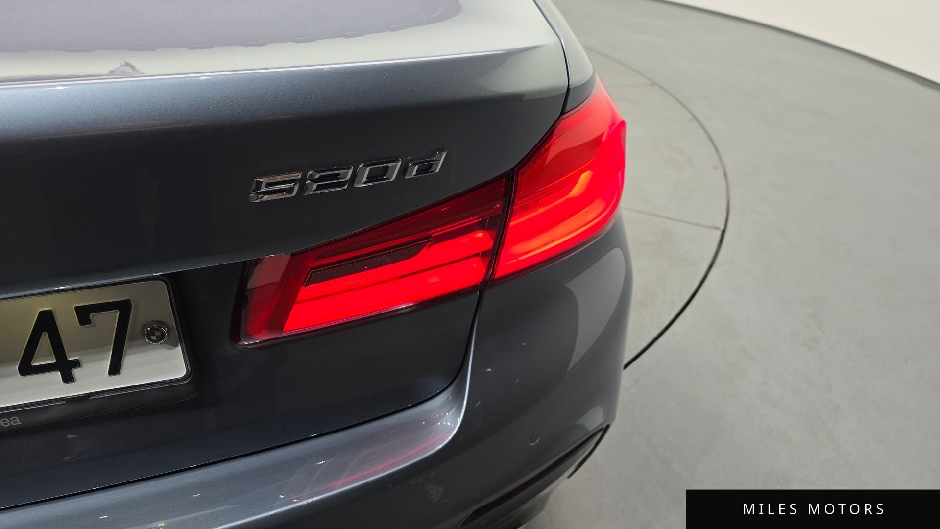 BMW 5 Series (G30) 2017 — миниатюра 9