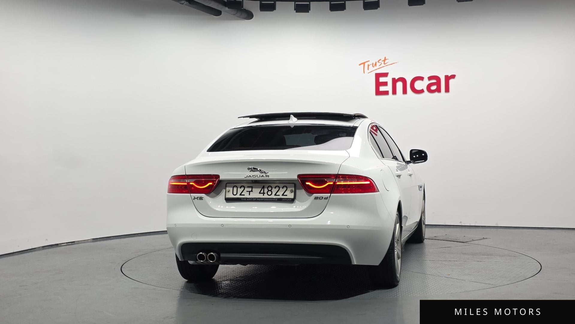 Jaguar XE 2016 — миниатюра 4