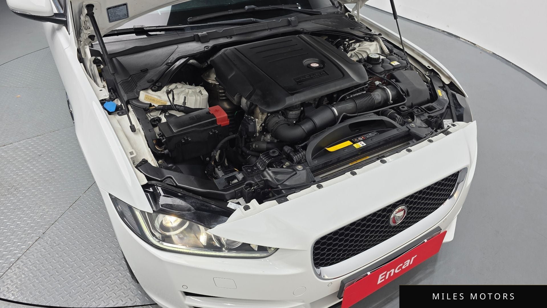 Jaguar XE 2016 — миниатюра 6