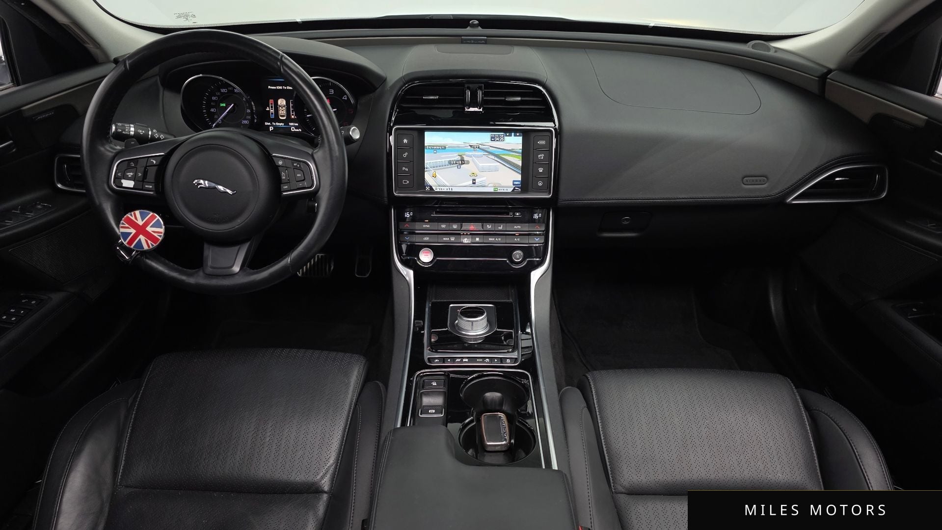 Jaguar XE 2016 — миниатюра 7