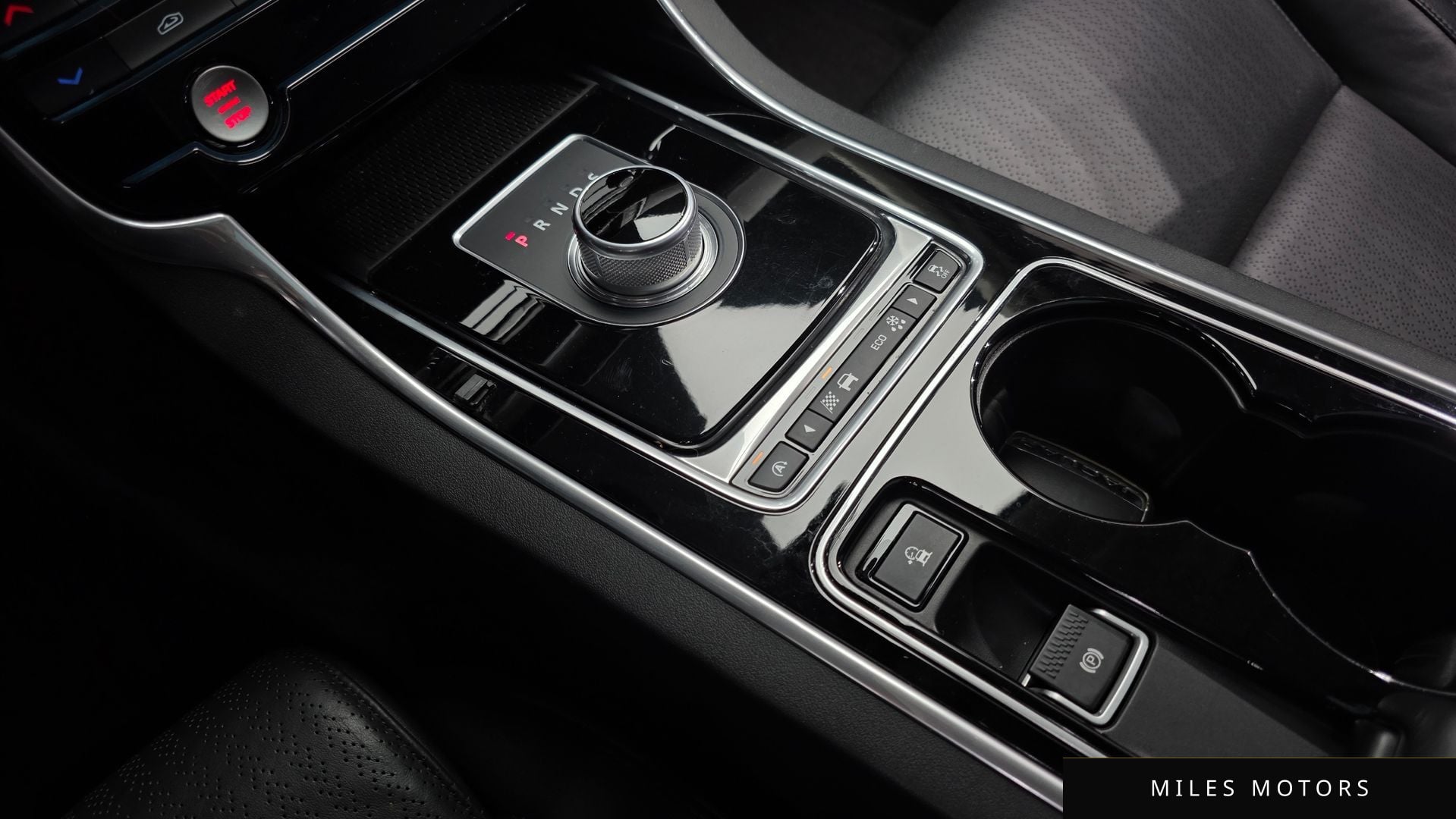 Jaguar XE 2016 — миниатюра 9