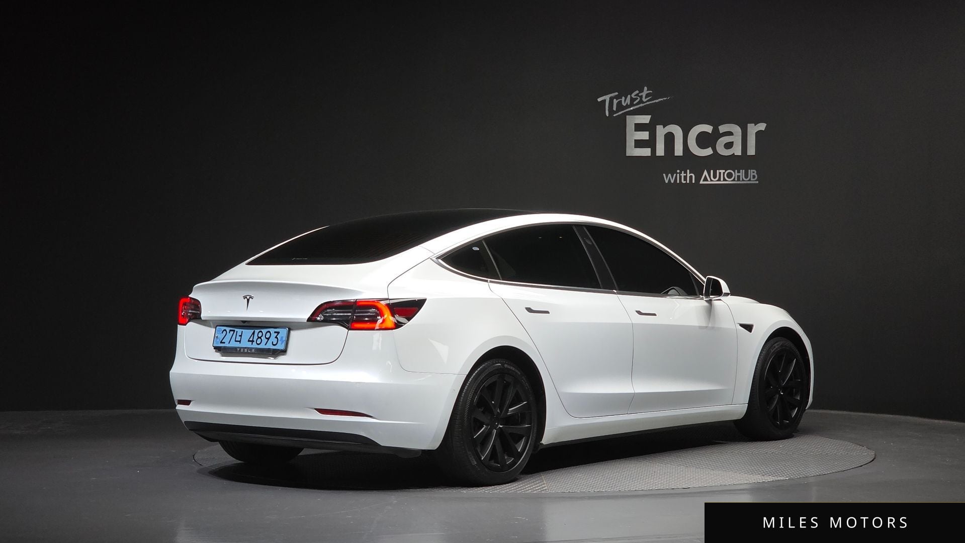 Tesla Model 3 2020 — миниатюра 2
