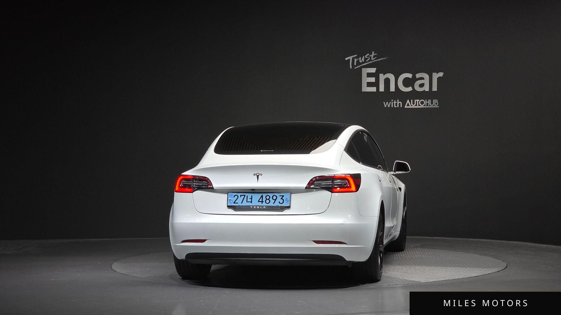 Tesla Model 3 2020 — миниатюра 4