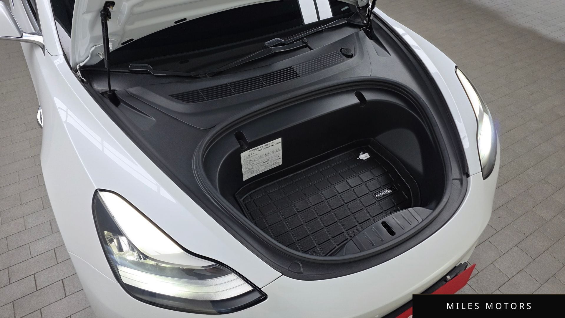 Tesla Model 3 2020 — миниатюра 6