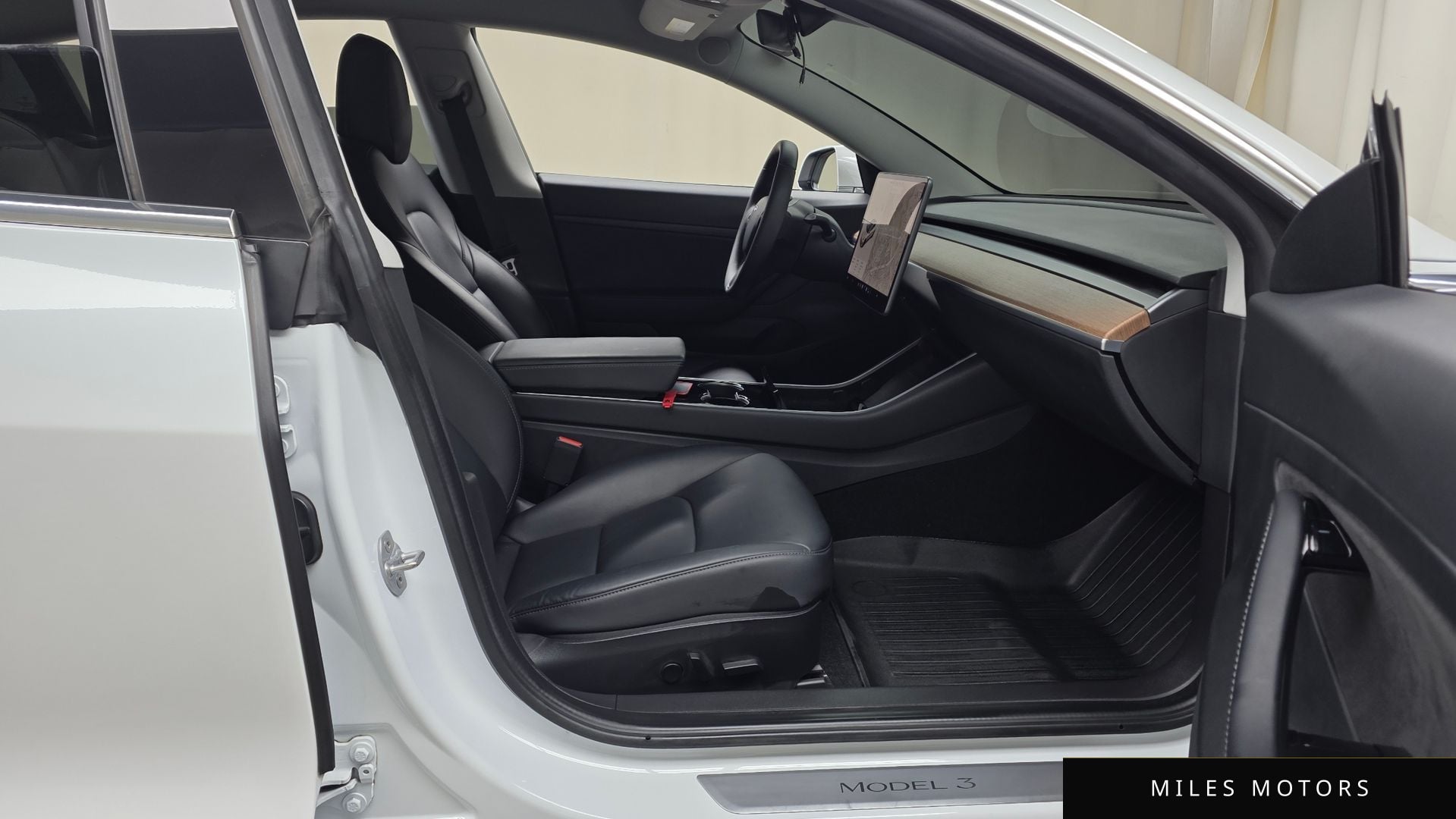 Tesla Model 3 2020 — миниатюра 11