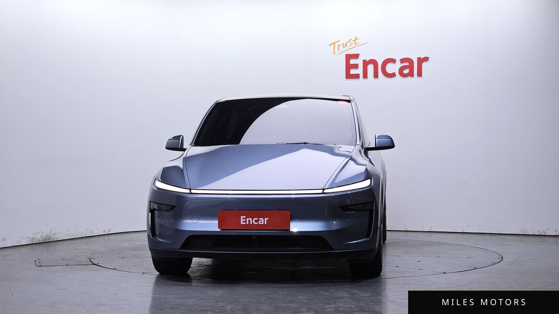 Tesla Model Y 2025 — миниатюра 3