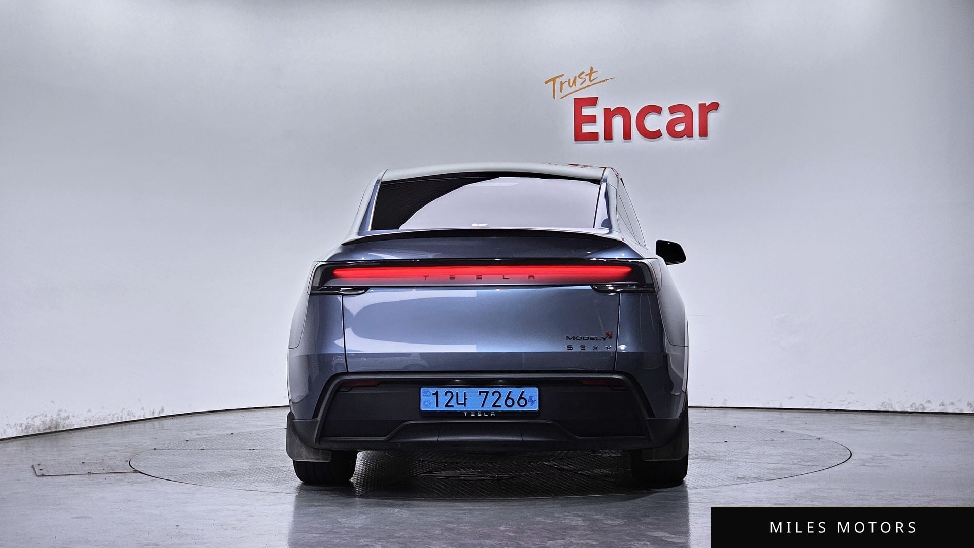 Tesla Model Y 2025 — миниатюра 4