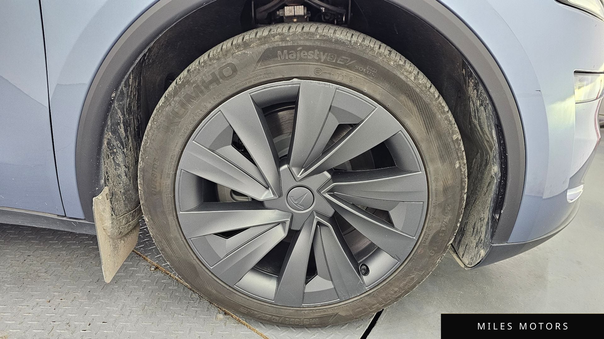Tesla Model Y 2025 — миниатюра 5