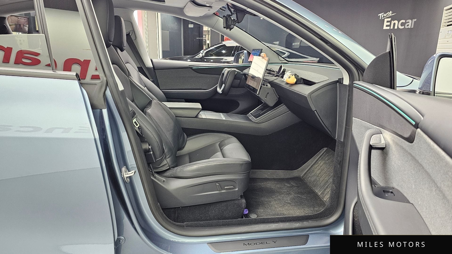 Tesla Model Y 2025 — миниатюра 11