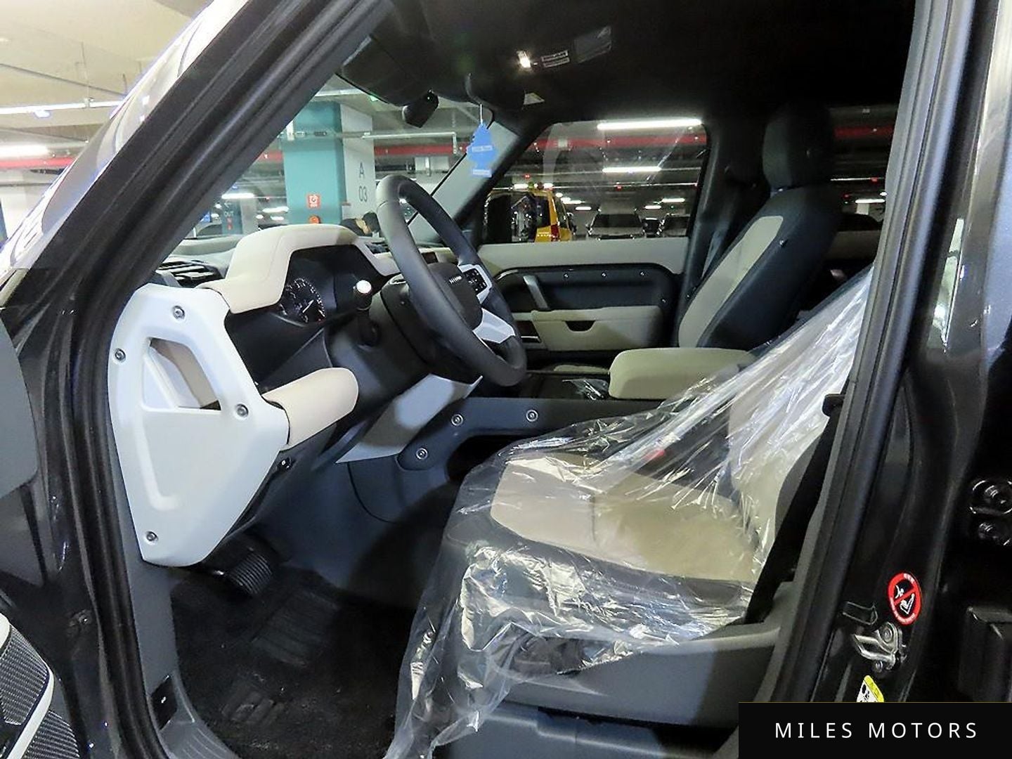 Land Rover Defender 2023 — миниатюра 6
