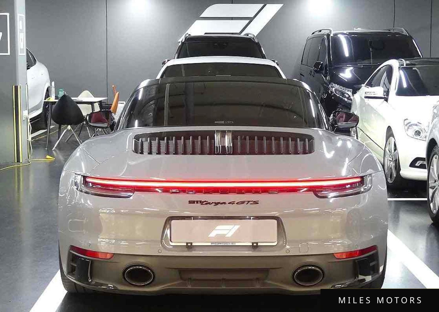 Porsche 911 (992) 2024 — миниатюра 4