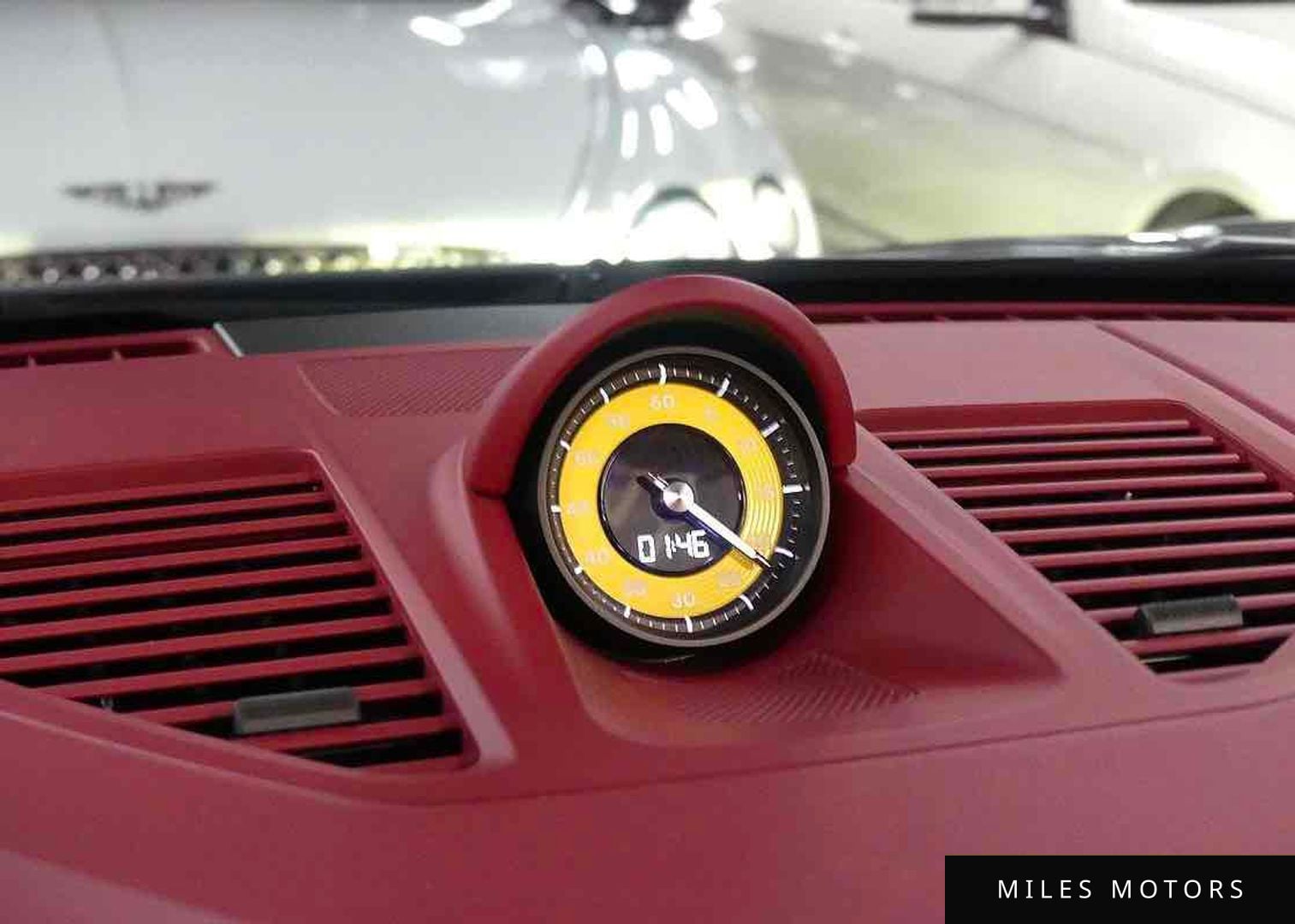 Porsche 911 (992) 2024 — миниатюра 11