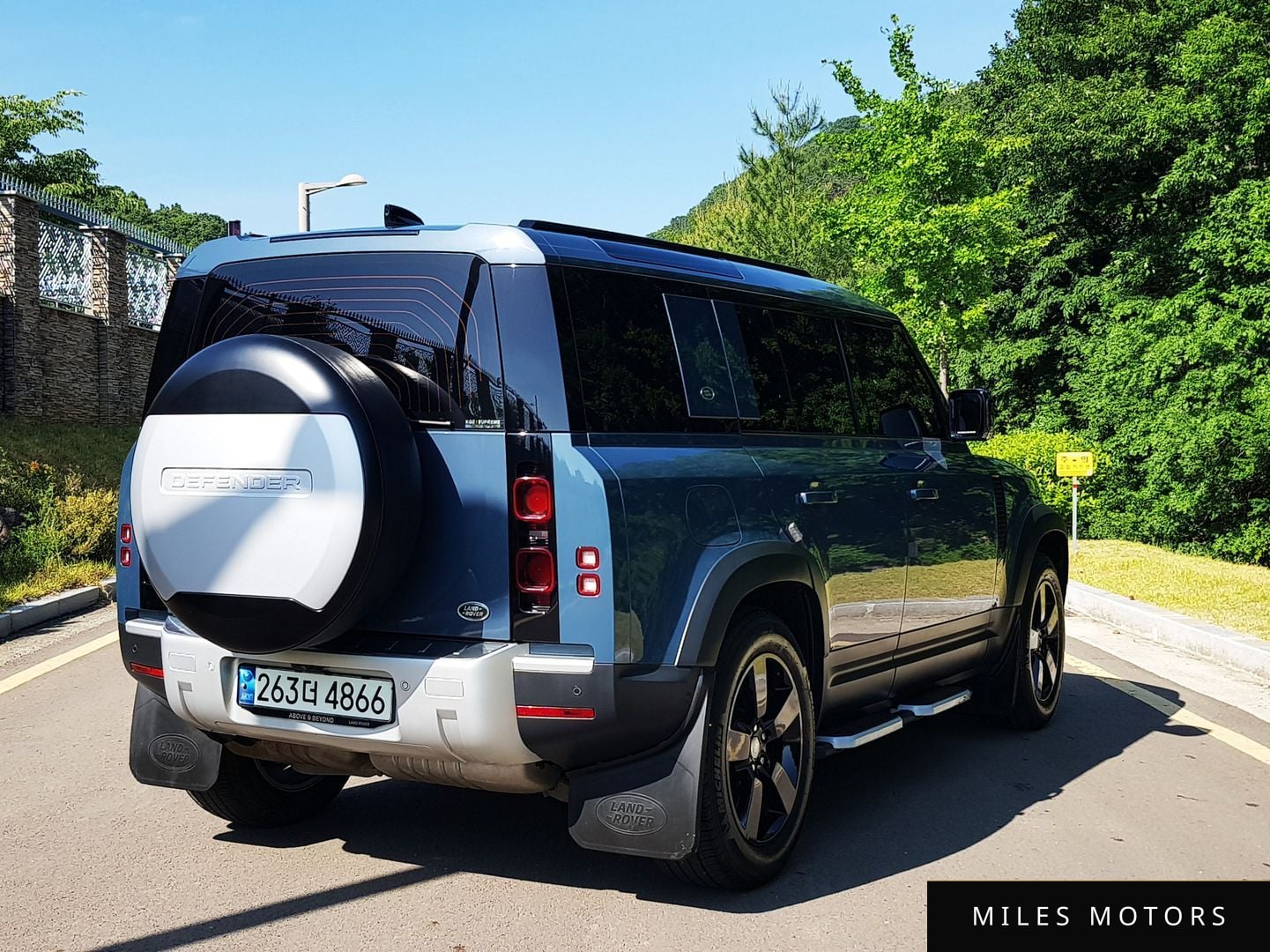 Land Rover Defender 2022 — миниатюра 3