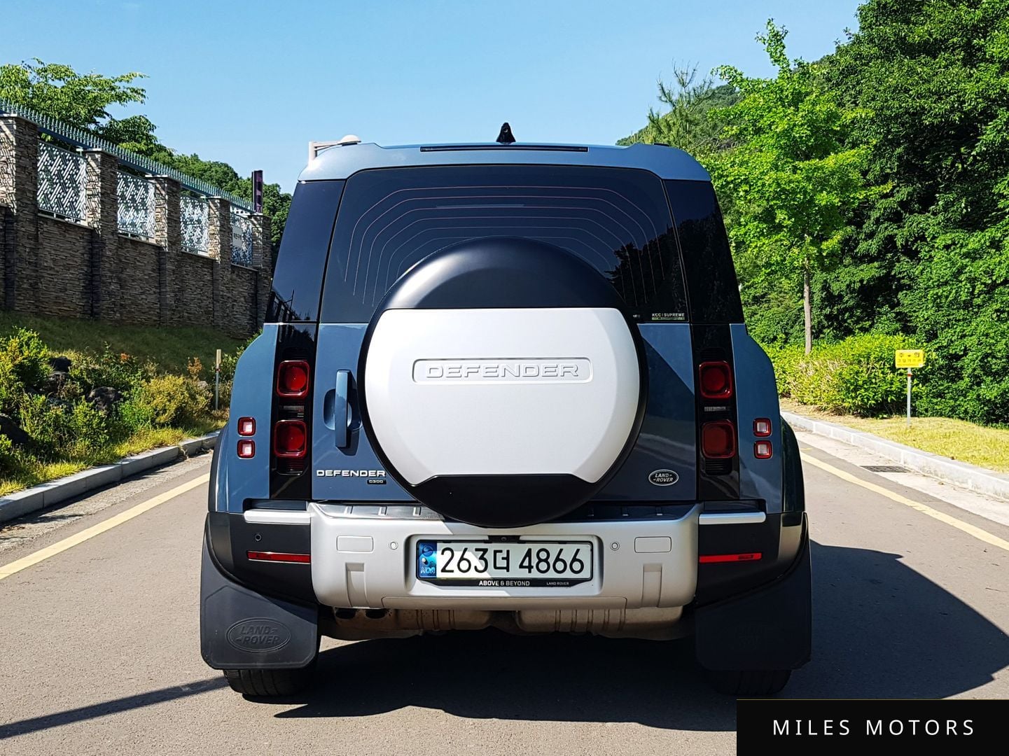 Land Rover Defender 2022 — миниатюра 5