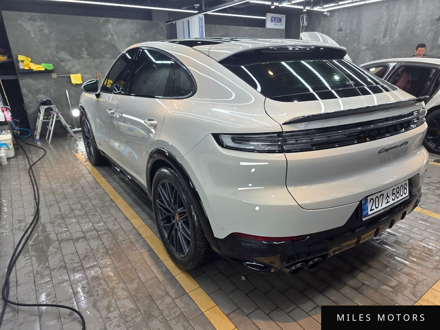 Porsche Cayenne 2025 — миниатюра 6