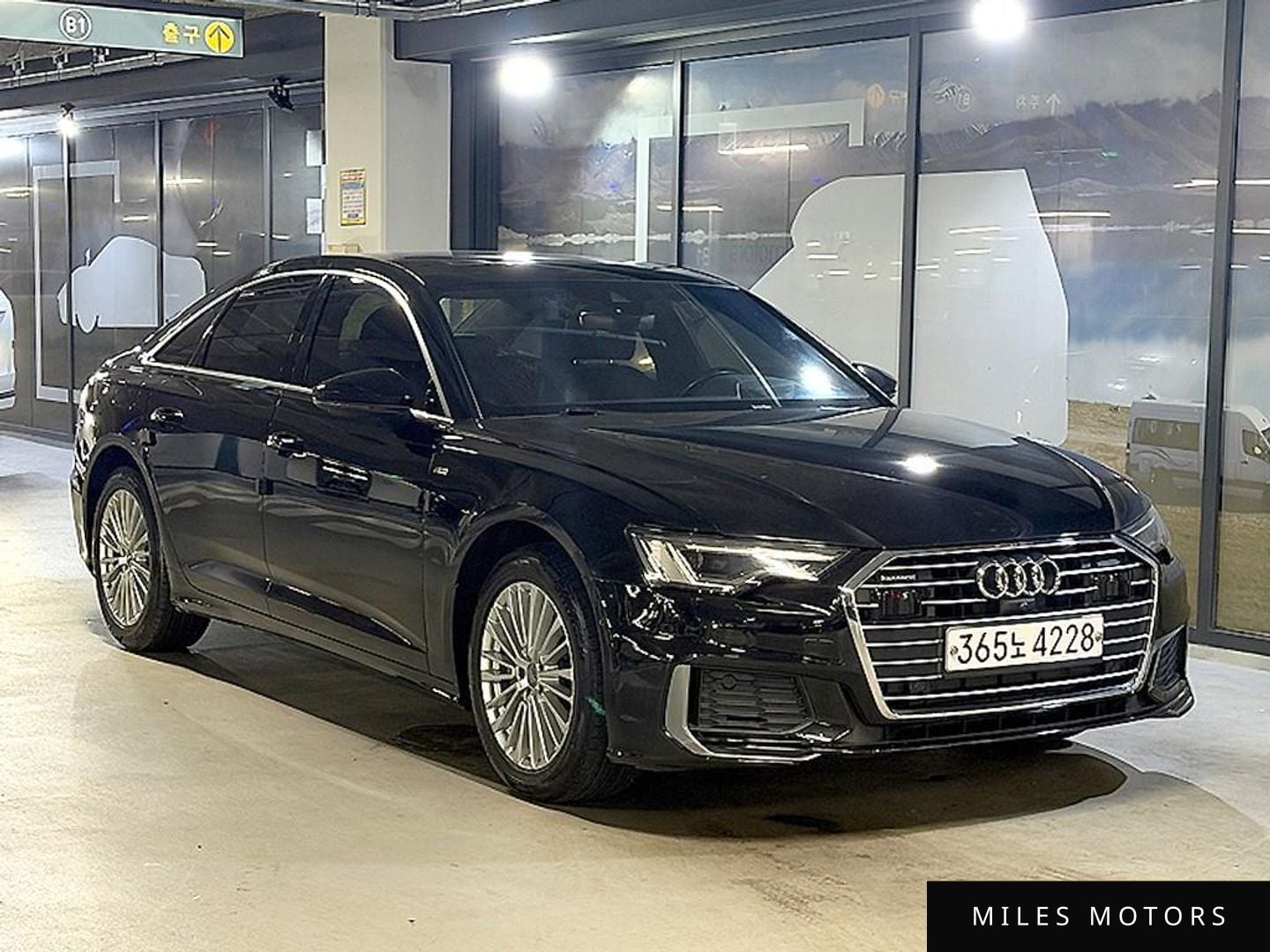 Audi A6 (C8) 2020 — фото 1 из 12
