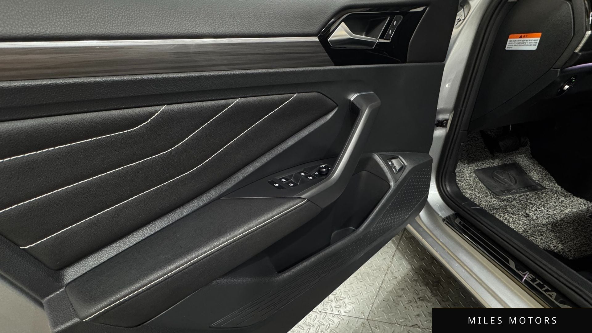 Volkswagen Jetta 2023 — миниатюра 10
