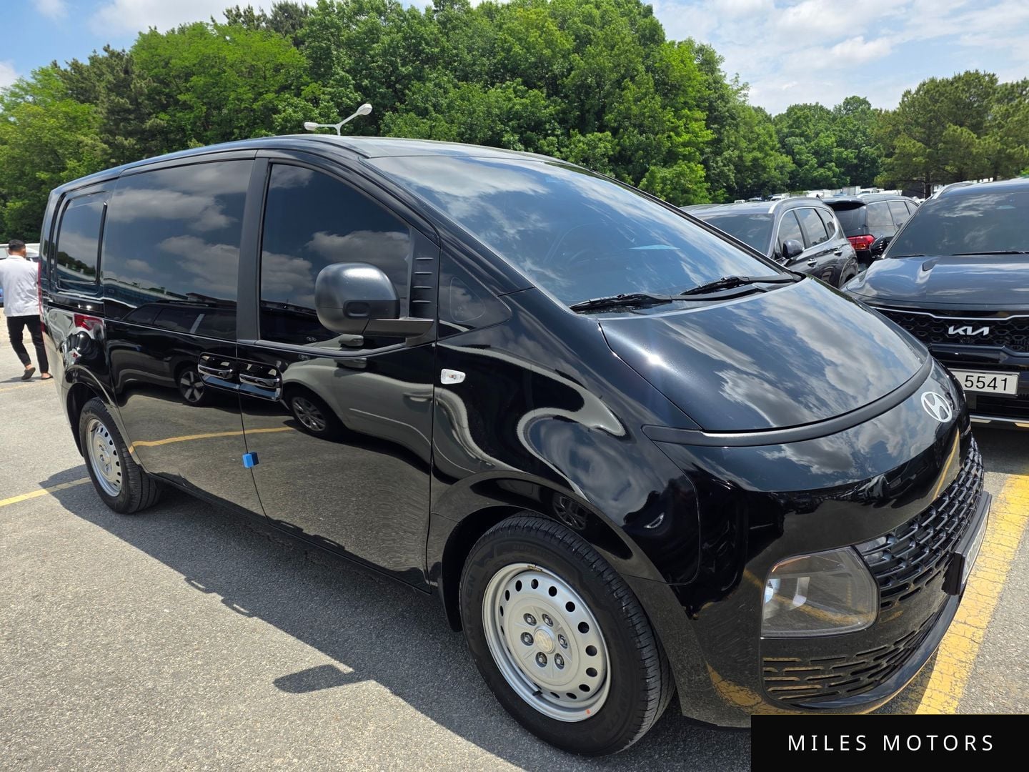Hyundai Staria 2025 — фото 1 из 12
