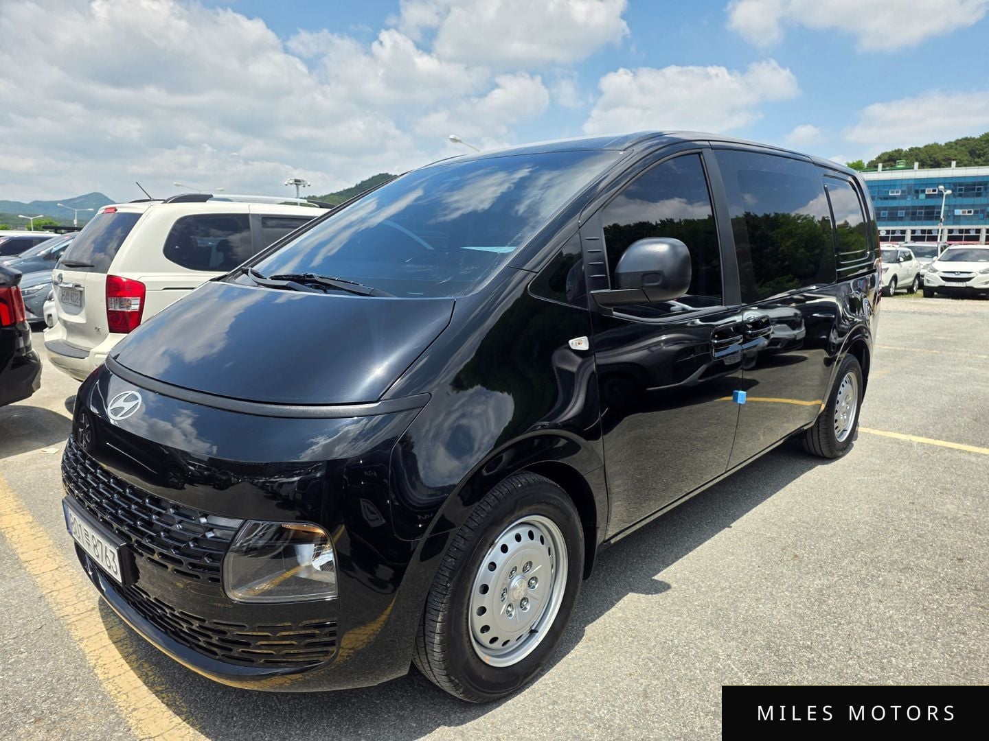 Hyundai Staria 2025 — миниатюра 2